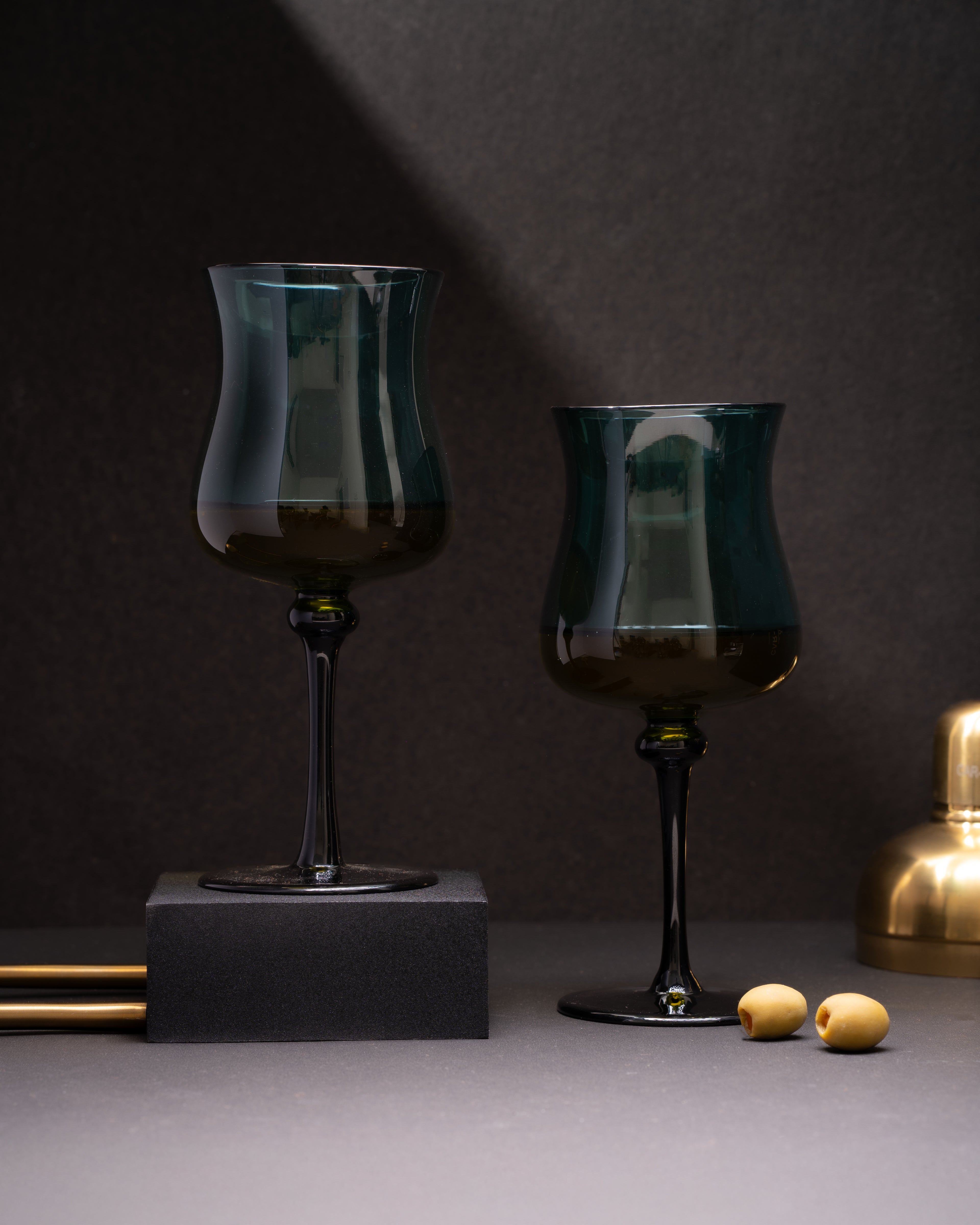 Car-O-Bar Ebony - III Wine Glasses